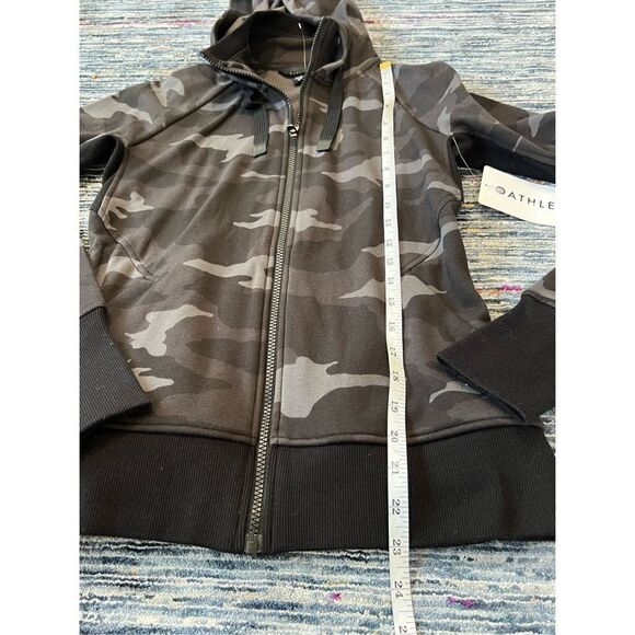 Athleta NWT Triumph Gray Printed Camo Full Zip Hoodie Jacket size XS - Picture 9 of 10